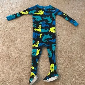 EUC Carter footie 12mo